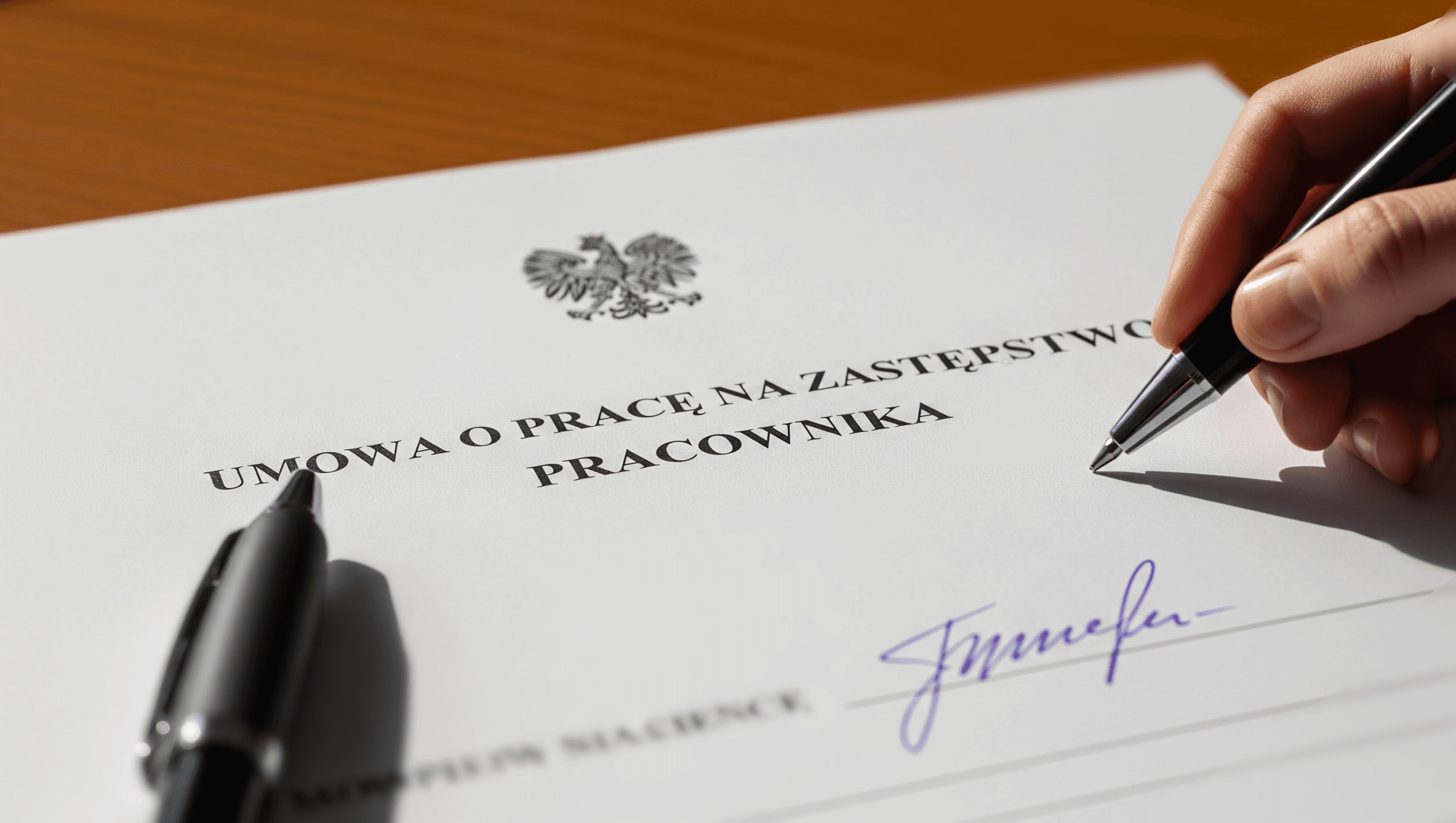 Umowa na zastępstwo 2025: Twoje prawa i realny zysk